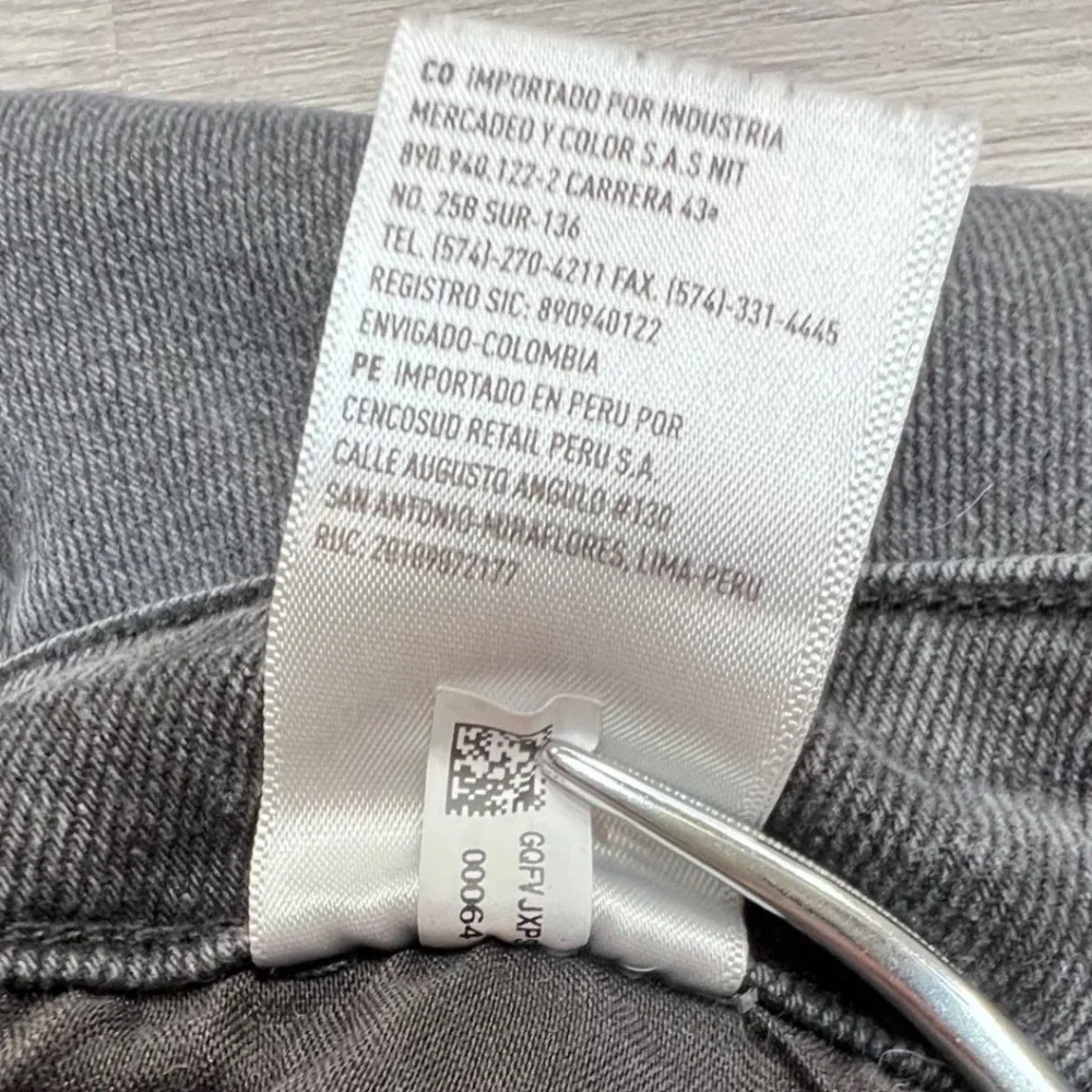 American Eagle Mom Jeans Womens 2 Regular Black Wash High Rise Tapered 58891363